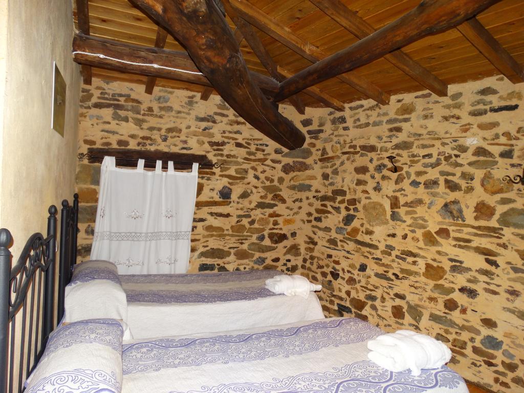 Hostal Casa Abuela ★★★ Grisuela Exterior foto