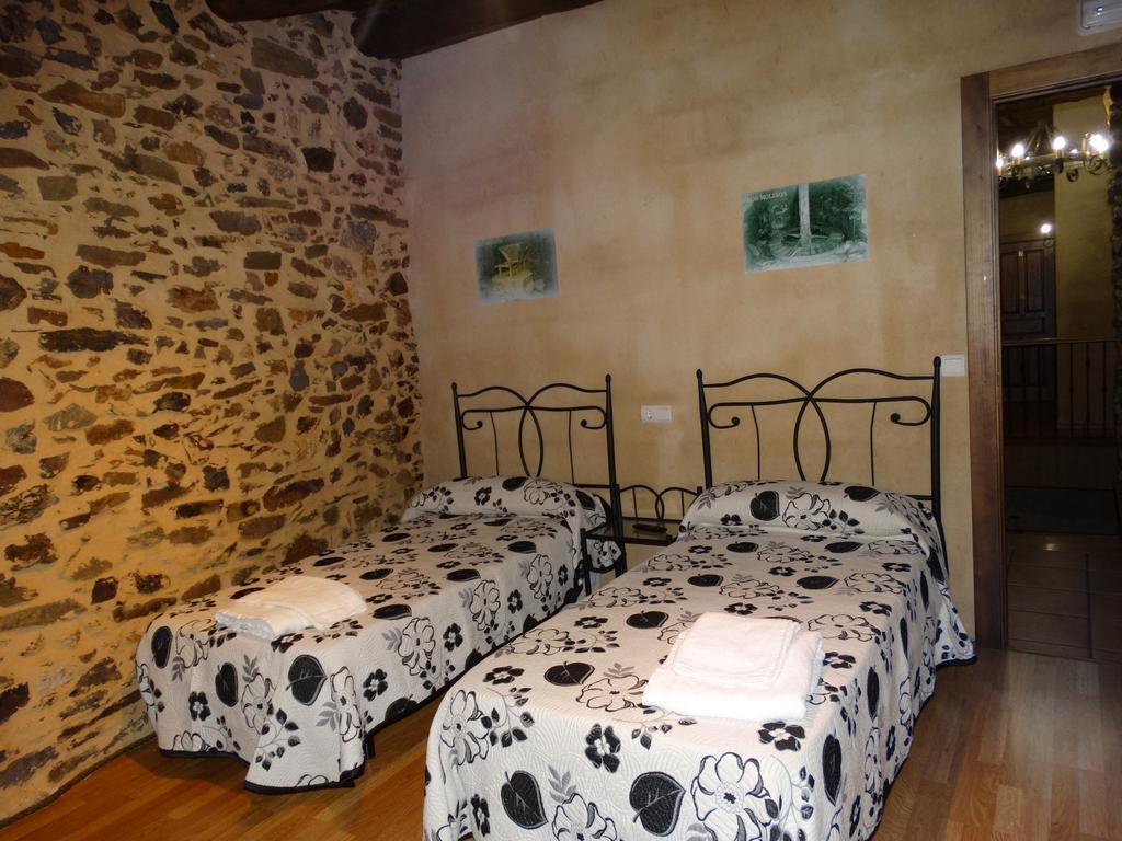 Hostal Casa Abuela ★★★ Grisuela Exterior foto